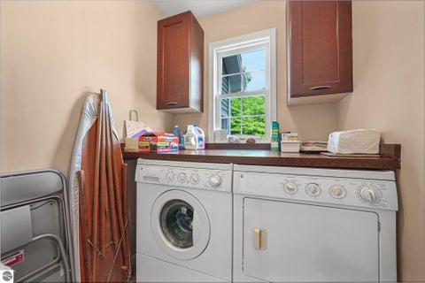 Tiny photo for 3098 Crown Wood Court, Traverse City, MI 49686 (MLS # 1946281)