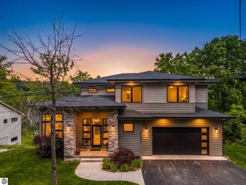 Photo of 1424 Randolph Street, Traverse City, MI 49684 (MLS # 1947839)