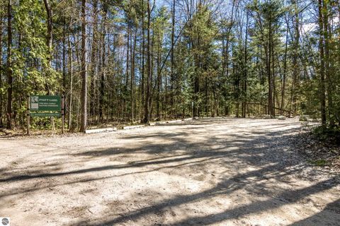 Tiny photo for 14416 Peninsula Drive, Traverse City, MI 49686 (MLS # 1945152)