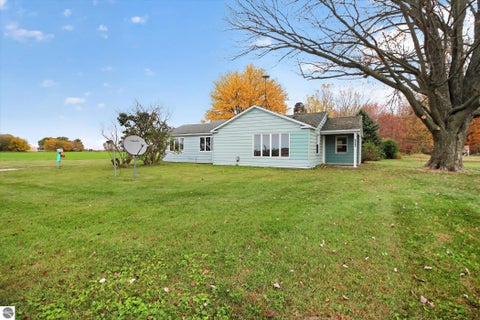 Tiny photo for 11774 N Barry Road, Wheeler, MI 48662 (MLS # 1952052)