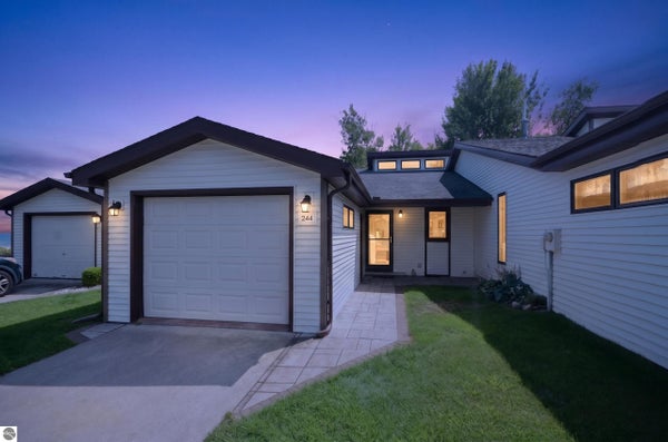 244 WATER AVE, OSCODA, MI 48750 - Image fa9d908ee386b50d2a2d33fd882c8c0b/389004806