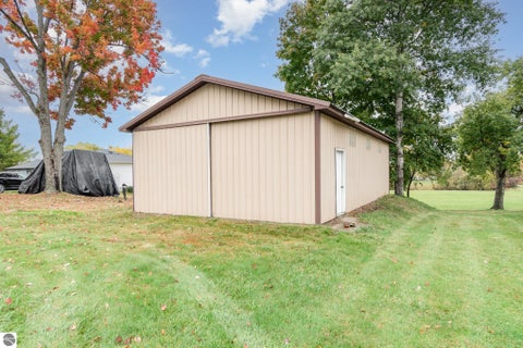 Tiny photo for 5711 Lakeview Drive, Hale, MI 48739 (MLS # 1944931)