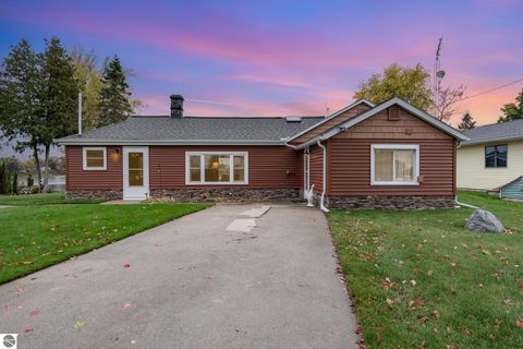 Photo of 5711 Lakeview Drive, Hale, MI 48739 (MLS # 1944931)