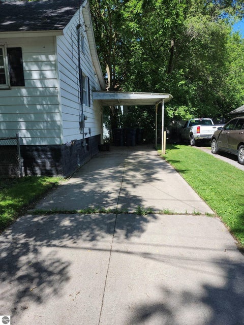 Tiny photo for 807 E North Union Street, Bay City, MI 48706 (MLS # 1946673)