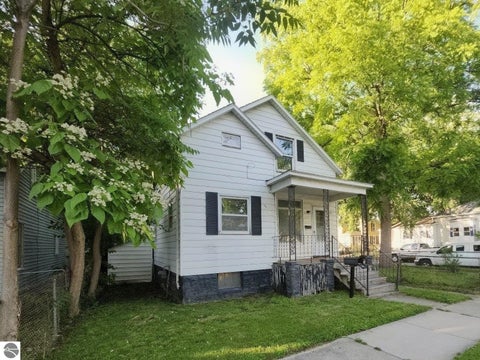 Tiny photo for 807 E North Union Street, Bay City, MI 48706 (MLS # 1946673)