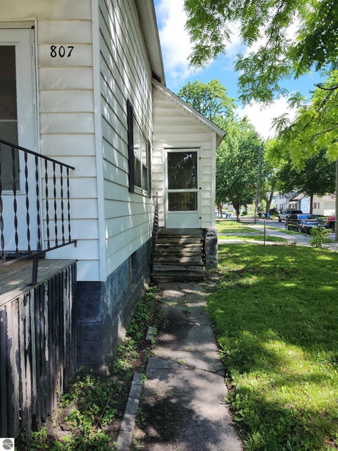 Tiny photo for 807 E North Union Street, Bay City, MI 48706 (MLS # 1946673)