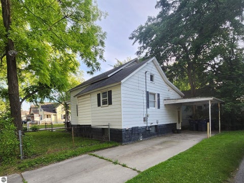 Tiny photo for 807 E North Union Street, Bay City, MI 48706 (MLS # 1946673)