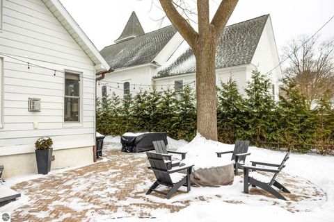 Tiny photo for 507 Fifth Street, Traverse City, MI 49684 (MLS # 1941795)