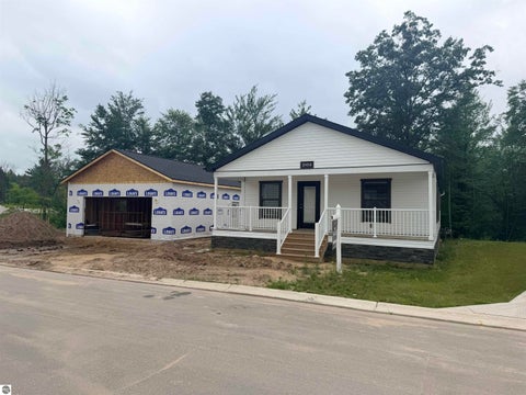 Photo of 2103 Alta Vista Drive, Traverse City, MI 49686 (MLS # 1947429)