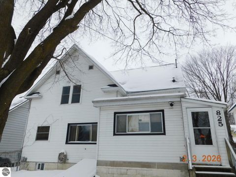 Tiny photo for 825 Wallace Street, Cadillac, MI 49601 (MLS # 1942453)
