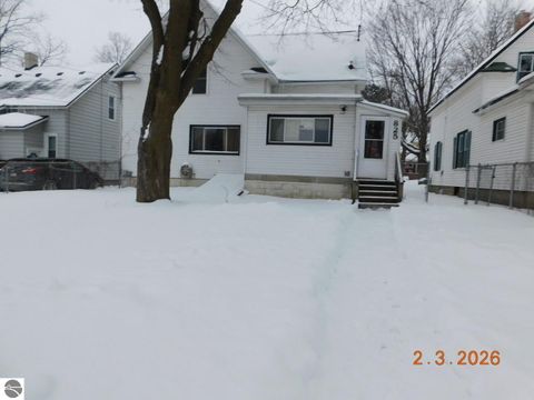 Tiny photo for 825 Wallace Street, Cadillac, MI 49601 (MLS # 1942453)