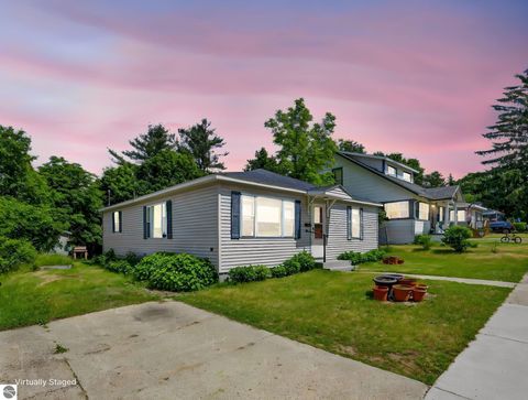 Tiny photo for 415 Crippen Street, Cadillac, MI 49601 (MLS # 1946547)