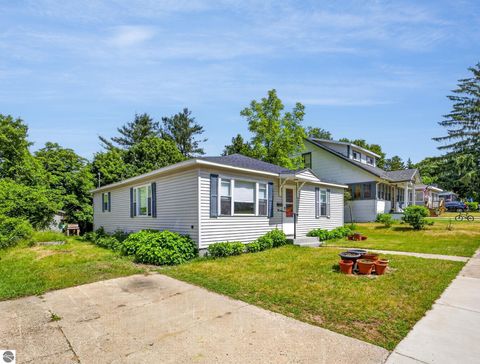 Photo of 415 Crippen Street, Cadillac, MI 49601 (MLS # 1946547)