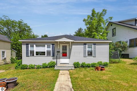 Tiny photo for 415 Crippen Street, Cadillac, MI 49601 (MLS # 1946547)
