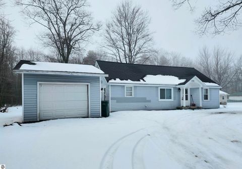 Photo of 1760 S US-23, Tawas City, MI 48763 (MLS # 1942402)