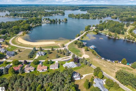 Tiny photo for 10197 E Royal Road, Canadian Lakes, MI 49346 (MLS # 1942734)