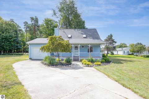Tiny photo for 10197 E Royal Road, Canadian Lakes, MI 49346 (MLS # 1942734)