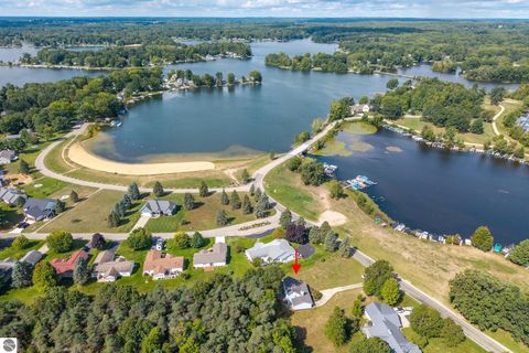 Tiny photo for 10197 E Royal Road, Canadian Lakes, MI 49346 (MLS # 1942734)