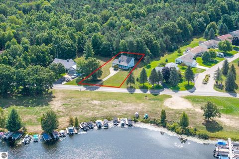 Tiny photo for 10197 E Royal Road, Canadian Lakes, MI 49346 (MLS # 1942734)