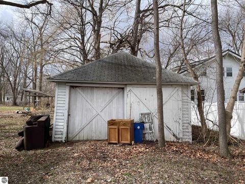 Tiny photo for 108 S Pine, St Louis, MI 48880 (MLS # 1942937)