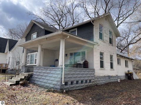 Tiny photo for 108 S Pine, St Louis, MI 48880 (MLS # 1942937)