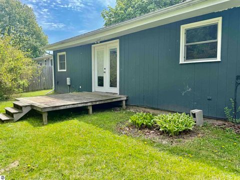 Tiny photo for 136 W Elizabeth Street, Alma, MI 48801 (MLS # 1944873)