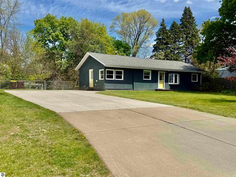 Tiny photo for 136 W Elizabeth Street, Alma, MI 48801 (MLS # 1944873)