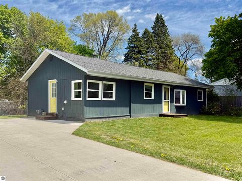 Tiny photo for 136 W Elizabeth Street, Alma, MI 48801 (MLS # 1944873)