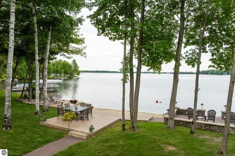 Tiny photo for 2095 Middle Haven Drive, Gladwin, MI 48624 (MLS # 1947189)