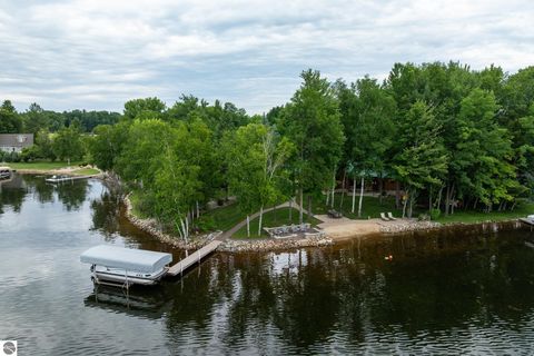 Tiny photo for 2095 Middle Haven Drive, Gladwin, MI 48624 (MLS # 1947189)