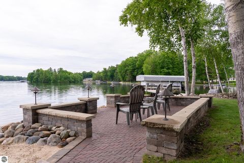 Tiny photo for 2095 Middle Haven Drive, Gladwin, MI 48624 (MLS # 1947189)