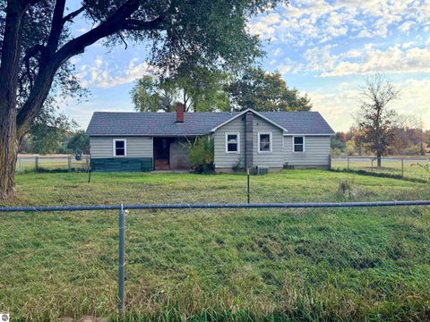 Tiny photo for 4774 W 16 Road, Mesick, MI 49668 (MLS # 1951609)