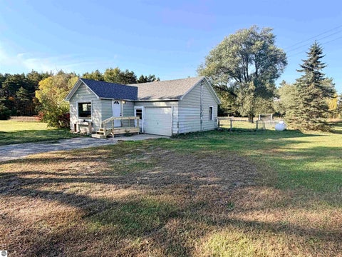 Tiny photo for 4774 W 16 Road, Mesick, MI 49668 (MLS # 1951609)