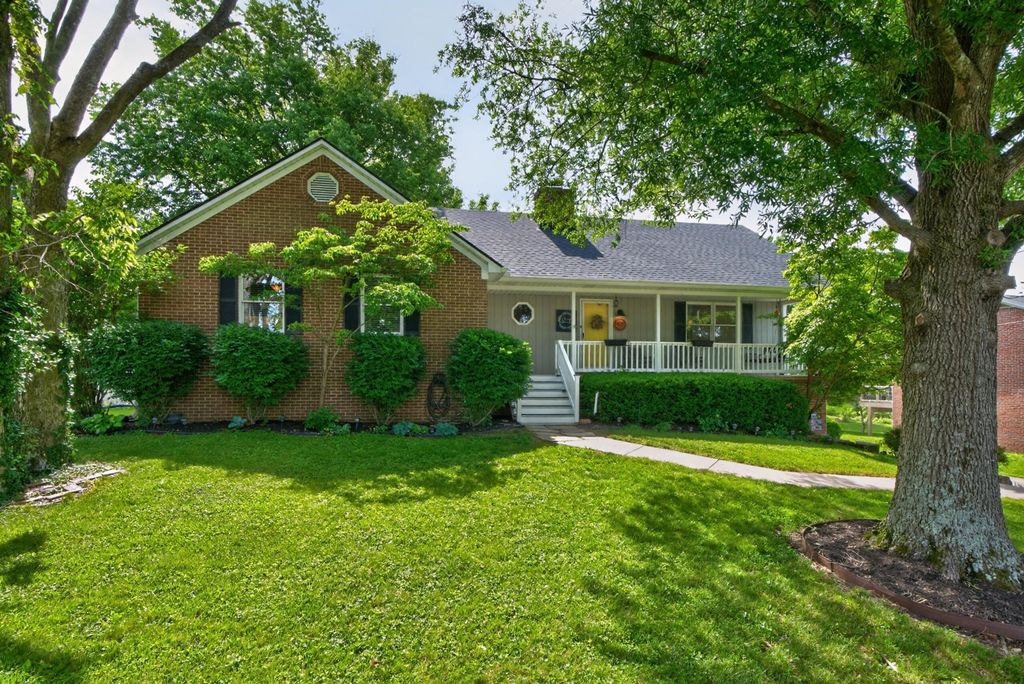 Photo of 103 Hager Court, Wilmore, KY 40390 (MLS # 26012568)