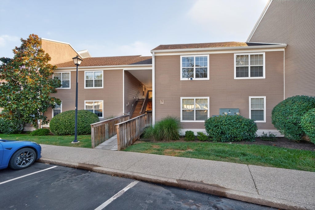 Photo of 857 Malabu Drive 2101 #2101, Lexington, KY 40502 (MLS # 26025607)