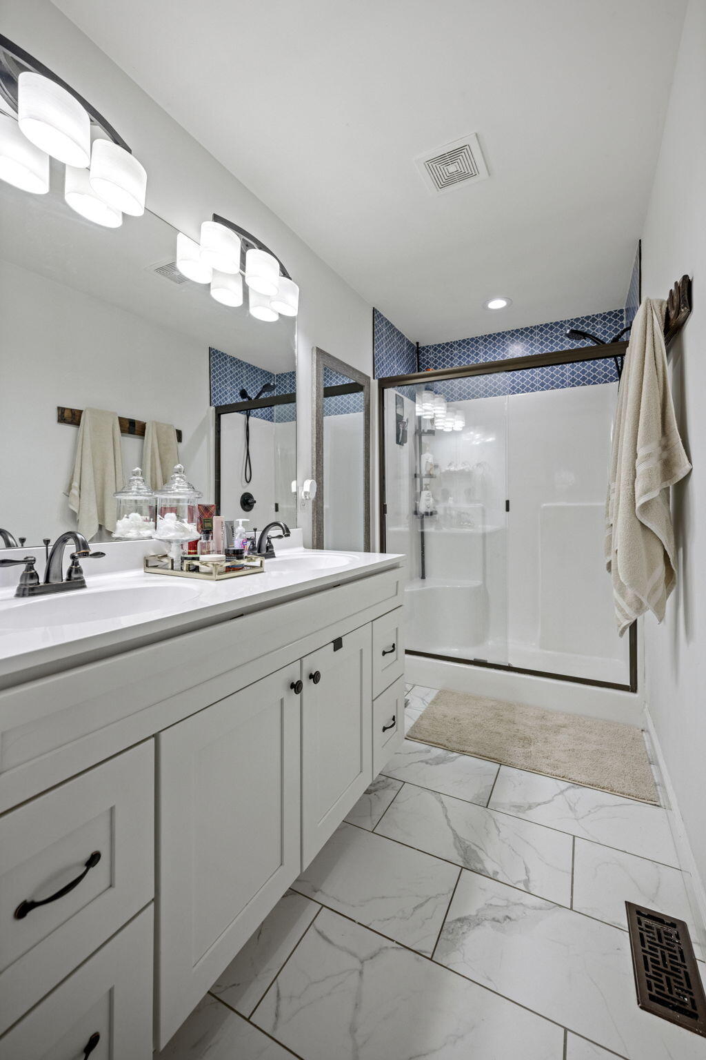 Richmond, Kentucky 40475, United States, 3 Bedrooms Bedrooms, ,2 BathroomsBathrooms,Residential,Active,209091