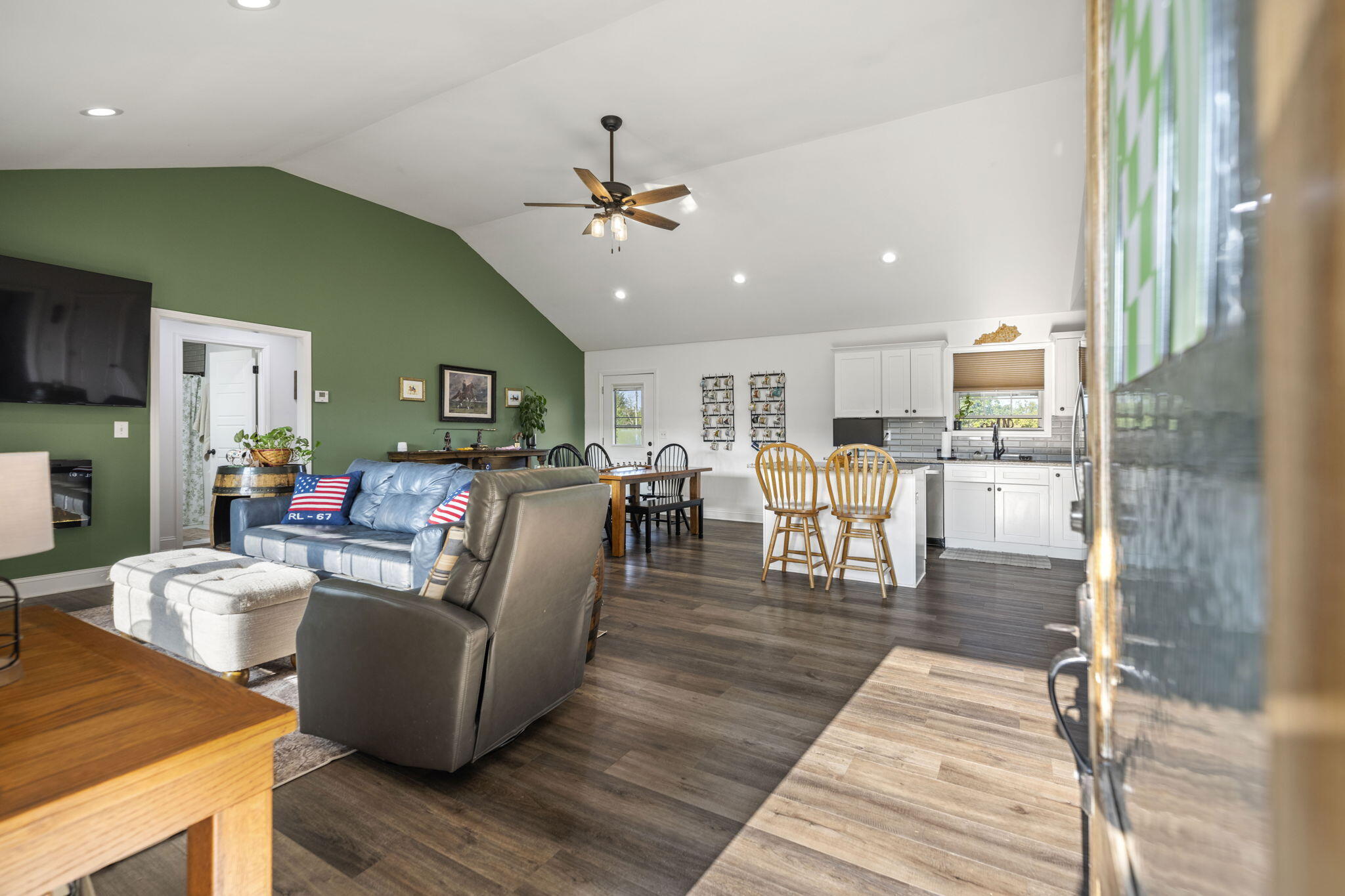 Richmond, Kentucky 40475, United States, 3 Bedrooms Bedrooms, ,2 BathroomsBathrooms,Residential,Active,209091