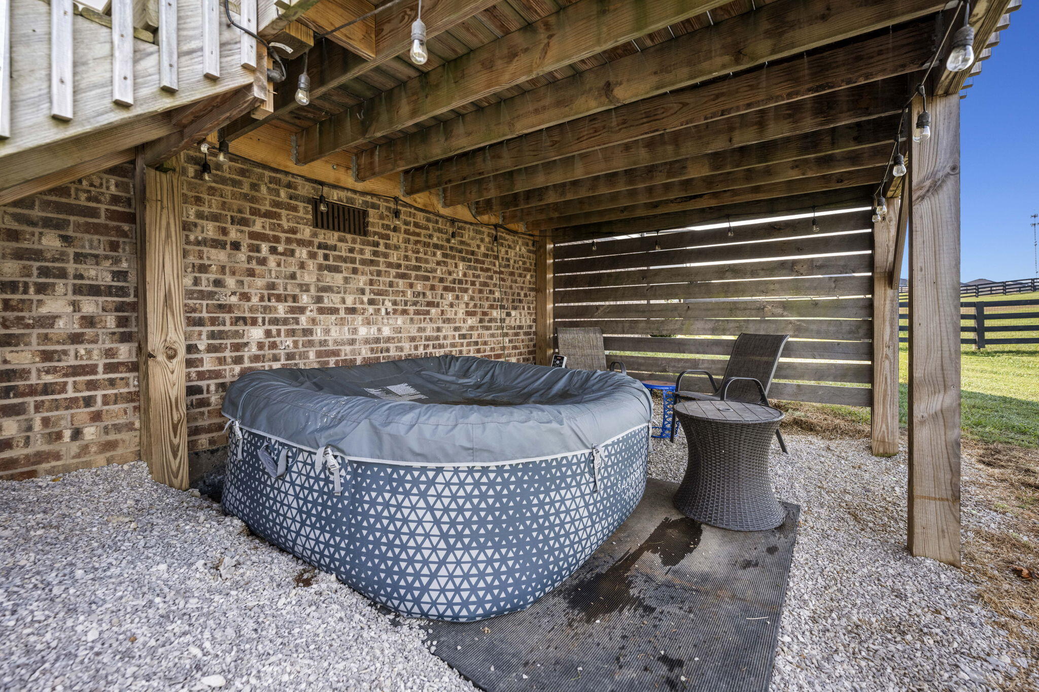 Richmond, Kentucky 40475, United States, 3 Bedrooms Bedrooms, ,2 BathroomsBathrooms,Residential,Active,209091