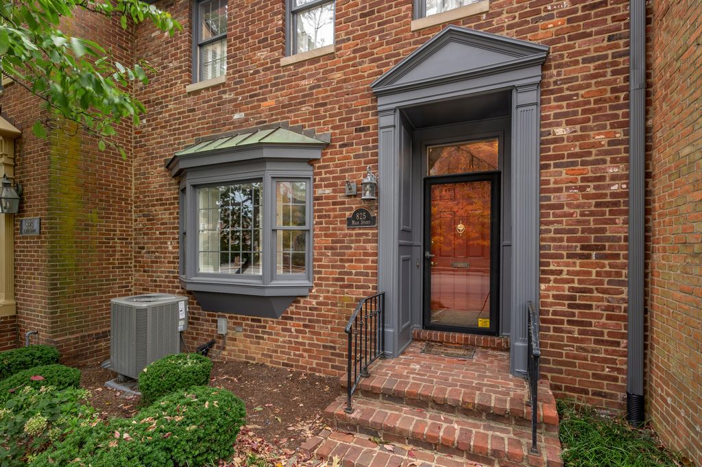 Photo of 825 E Main Street, Lexington, KY 40502 (MLS # 25504829)