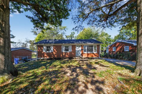 Photo of 151 Chantilly Street, Lexington, KY 40504 (MLS # 25504007)