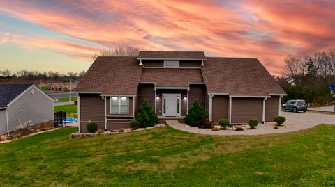 Photo of 104 Silvercreek Drive, Danville, KY 40422 (MLS # 25506291)