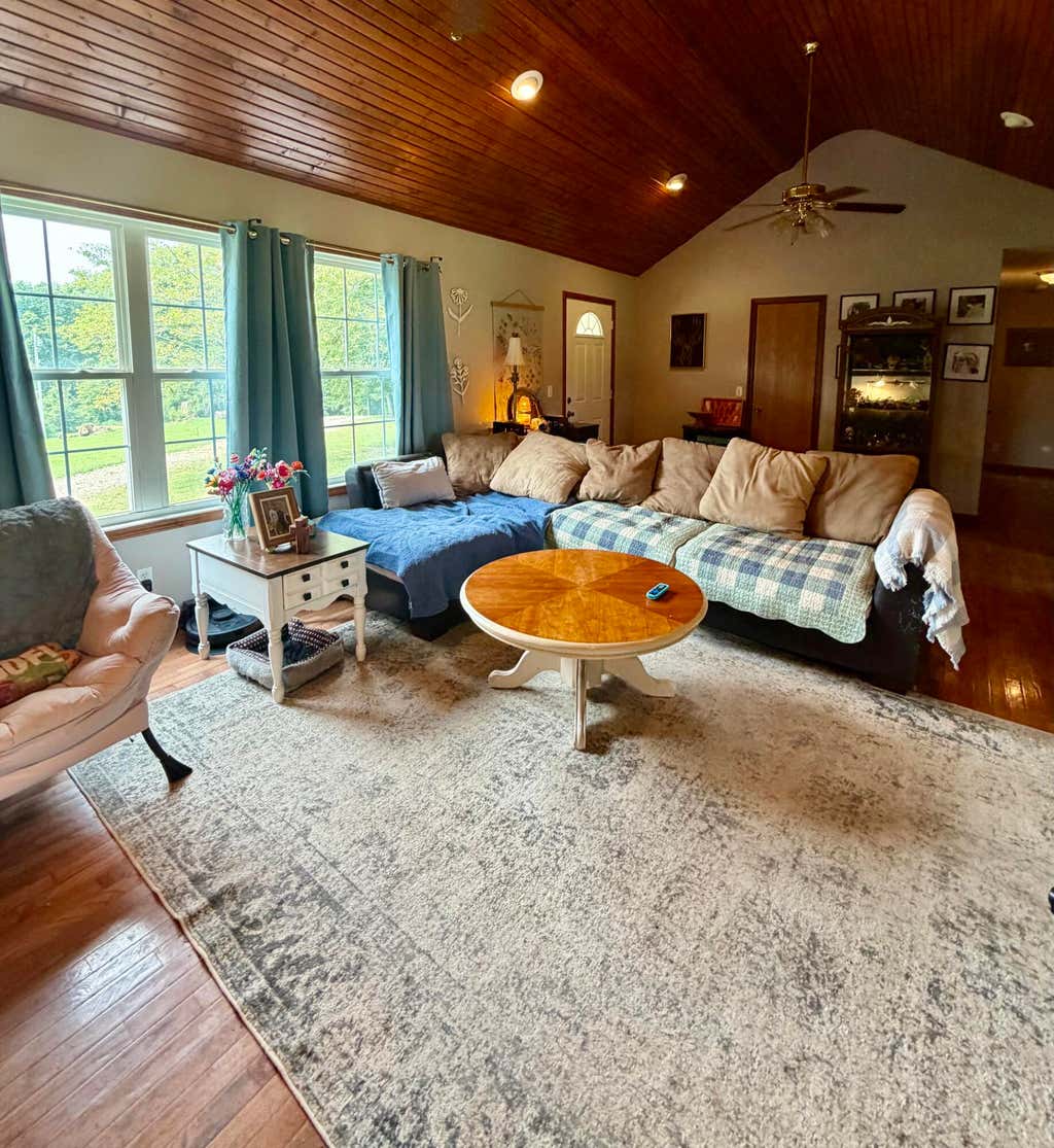 Photo of 1325 Beane Road, Murray, KY 42071 (MLS # 26020257)