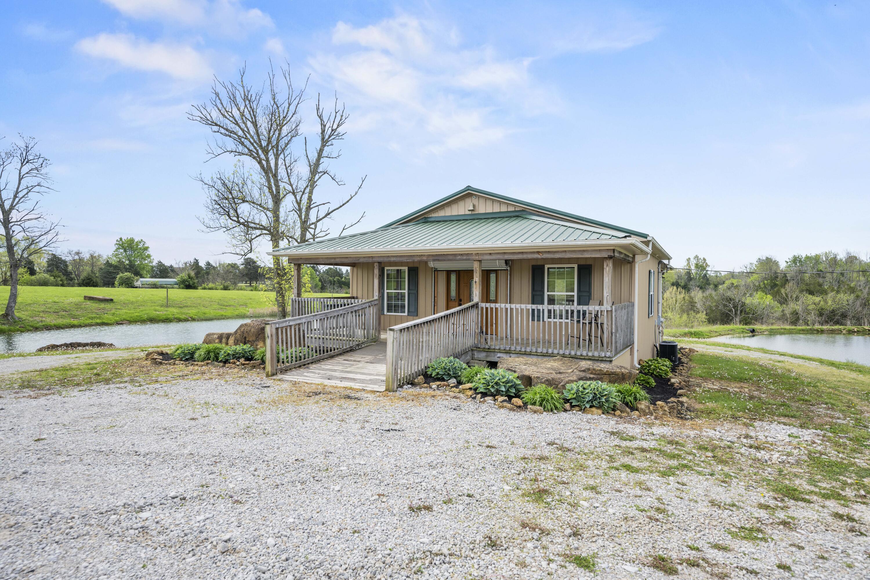 Berea, Kentucky 40403, United States, 1 Bedroom Bedrooms, ,2 BathroomsBathrooms,Residential,Active,116628