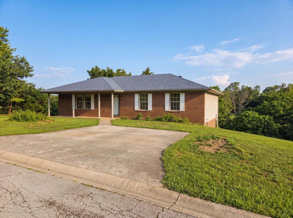 Photo of 1317 Twin Brook Drive, Berea, KY 40403 (MLS # 26020598)
