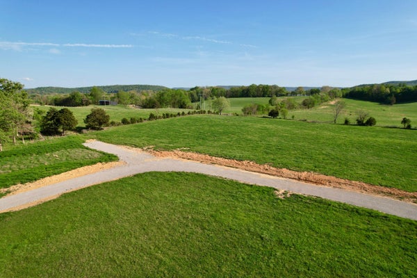 906 DENNEY RD, ALBANY, KY 42602 - Image 0533595ff2d5f2c9ae5f2c0ca309b9e2/1427856051