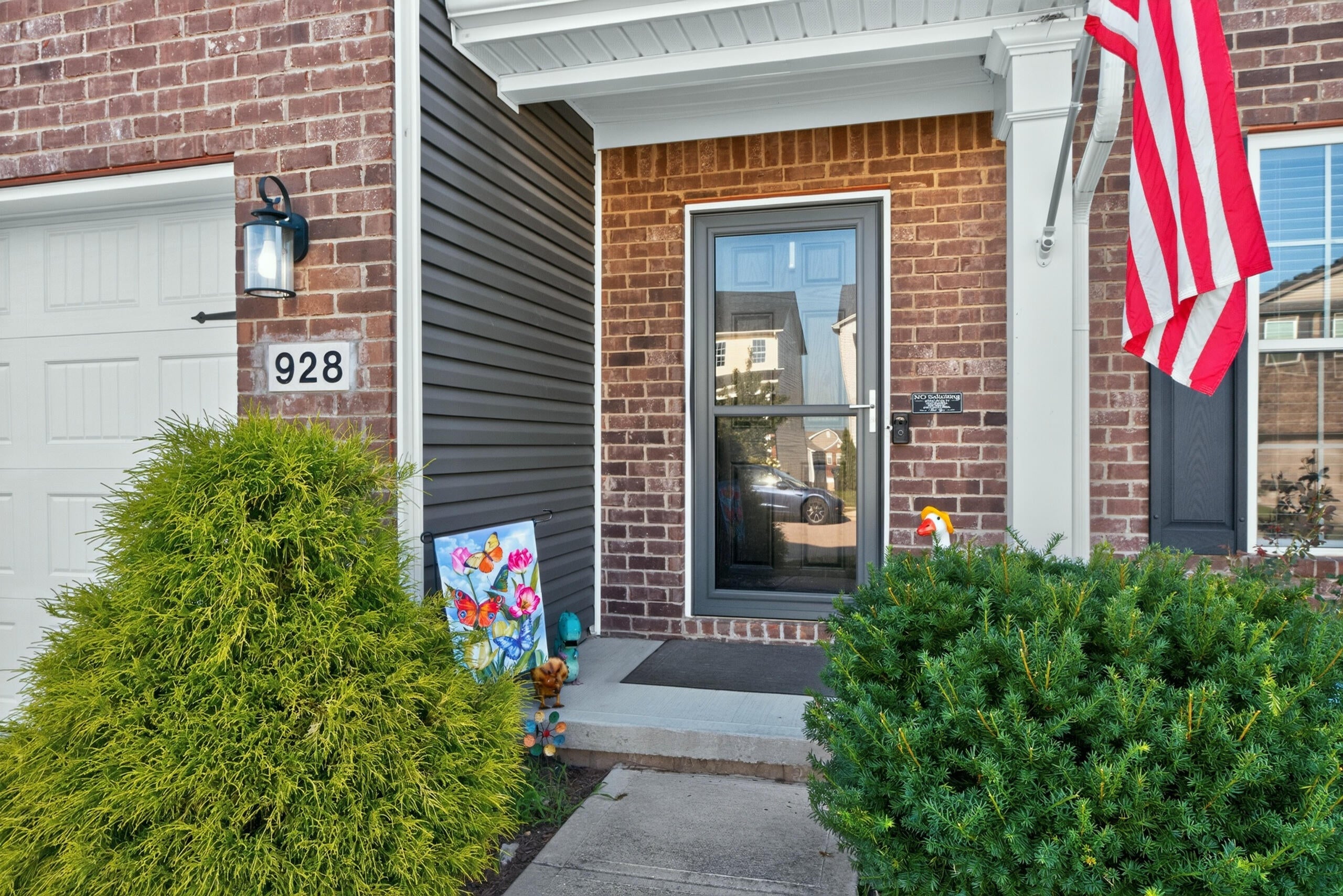928 Thomas Park