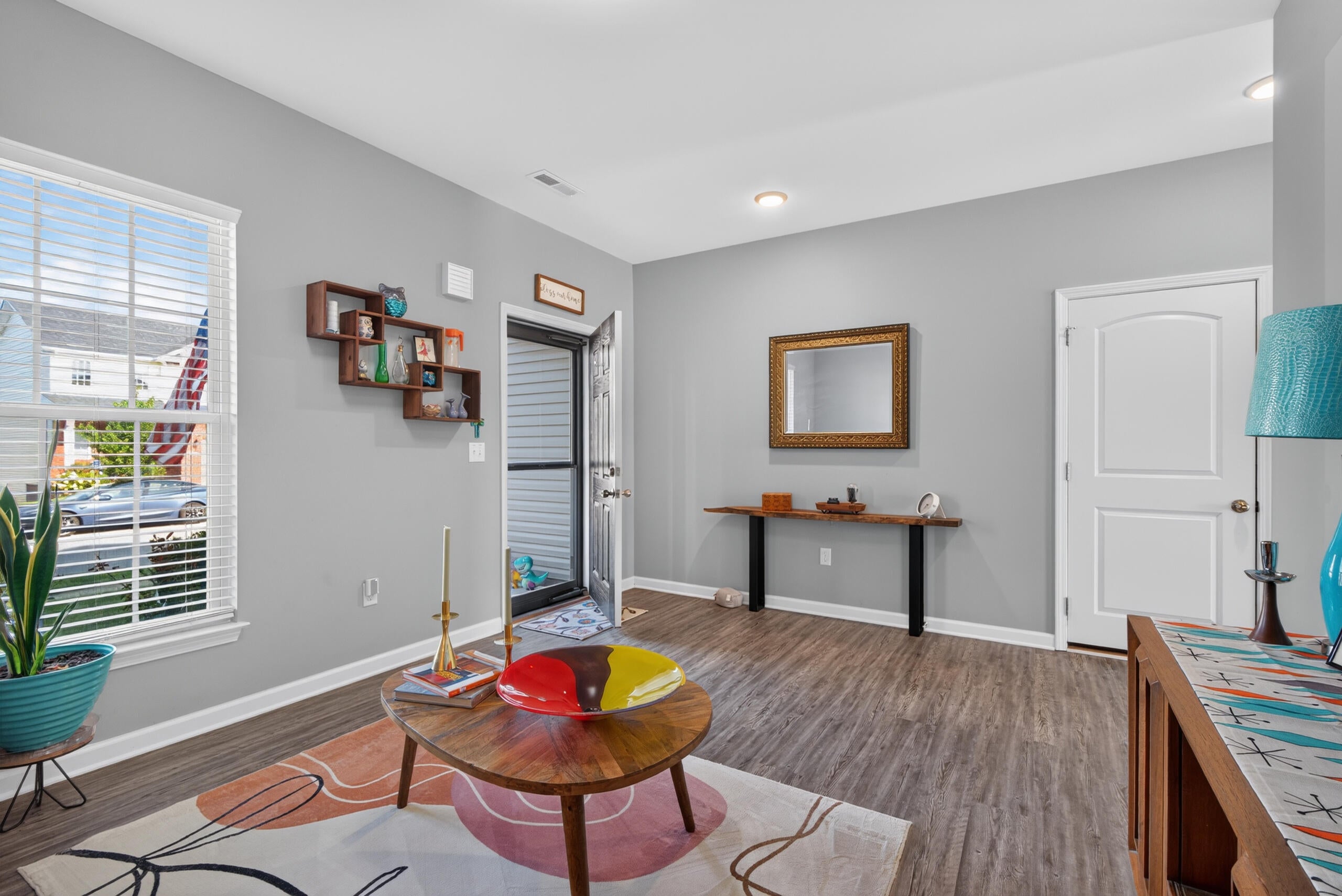928 Thomas Park