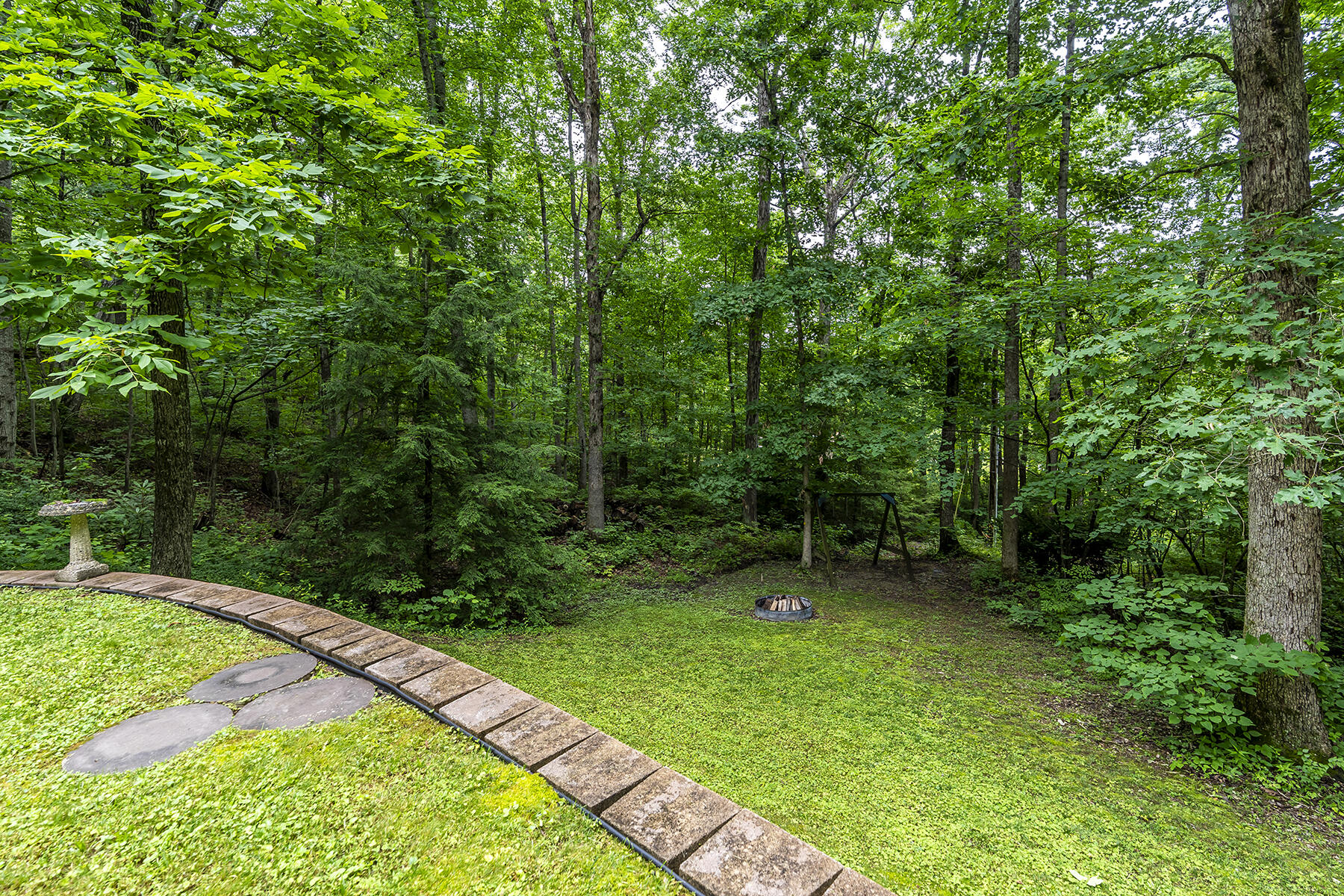 Berea, Kentucky 40403, United States, 3 Bedrooms Bedrooms, ,2 BathroomsBathrooms,Residential,Contingent,154225