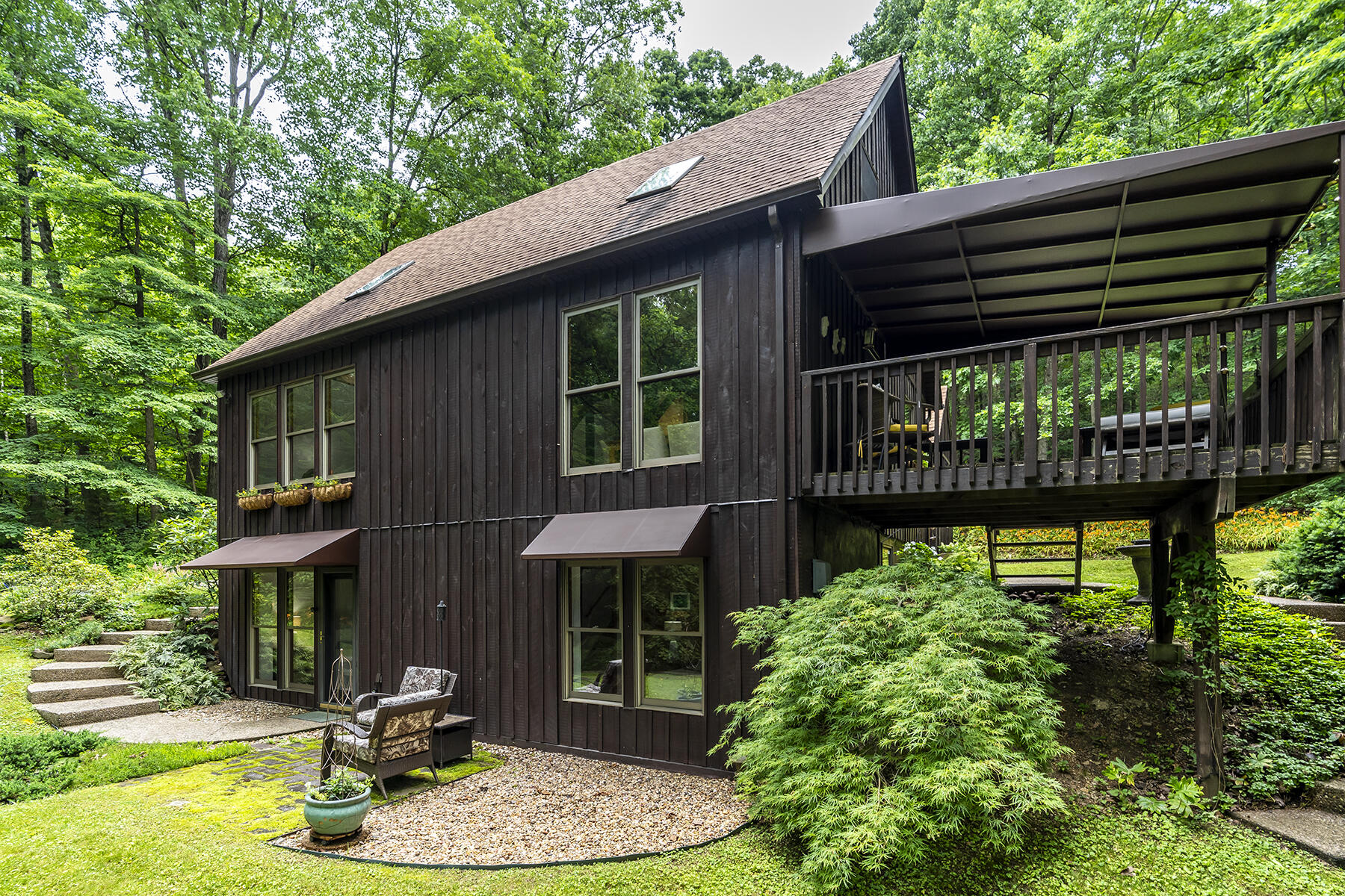 Berea, Kentucky 40403, United States, 3 Bedrooms Bedrooms, ,2 BathroomsBathrooms,Residential,Contingent,154225