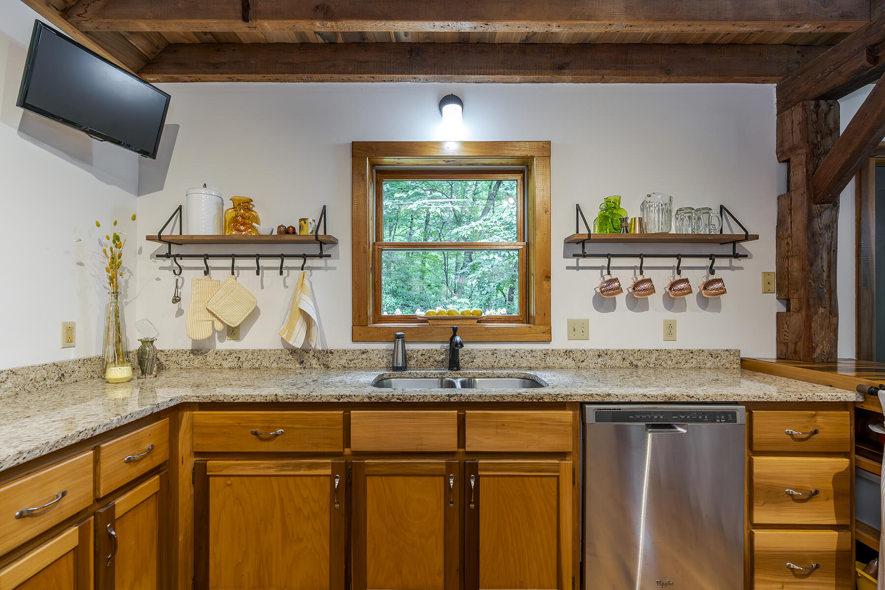 Berea, Kentucky 40403, United States, 3 Bedrooms Bedrooms, ,2 BathroomsBathrooms,Residential,Contingent,154225